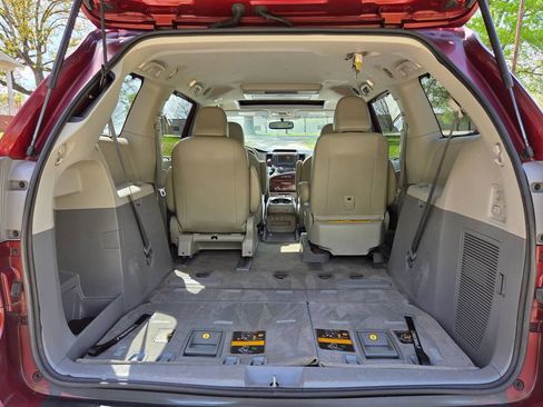 Used 2013 Toyota Sienna XLE image 43