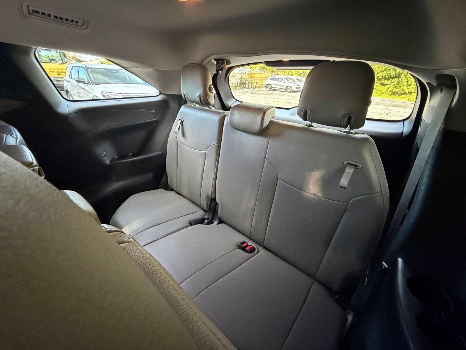 Used 2025 Toyota Sienna XLE FWD image 30