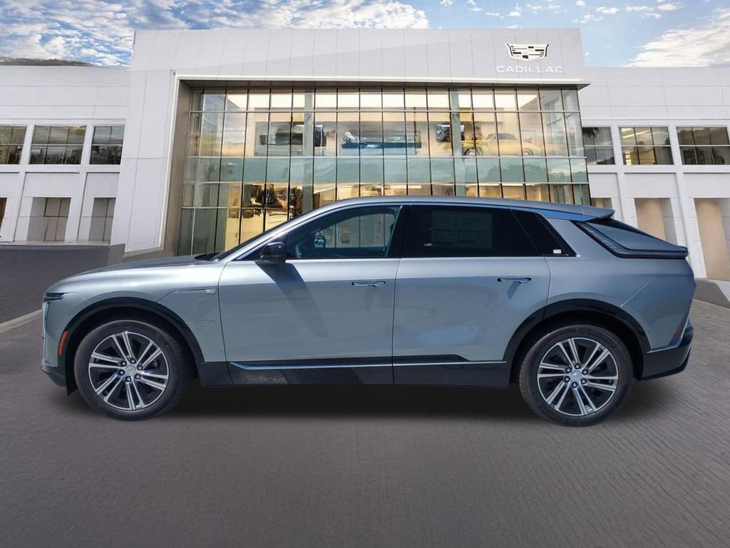 Used 2026 Cadillac Lyriq Luxury AWD/4WD image 5