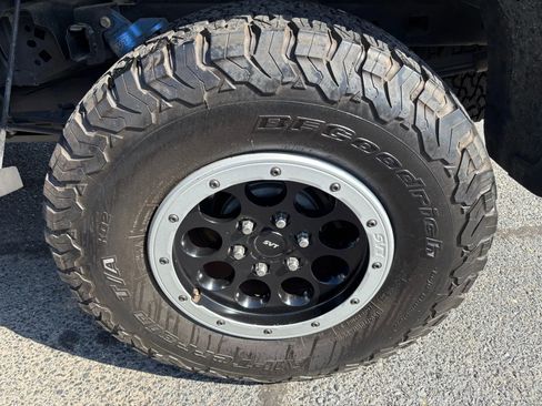 Used 2014 Ford F150 Raptor w/ Equipment Group 801A Luxury image 17