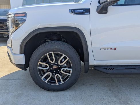 New 2026 GMC Sierra 1500 AT4 w/ AT4 Premium Package image 10