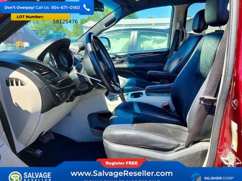 Used 2017 Dodge Grand Caravan SXT w/ Rear Park Assist Package FWD image 9