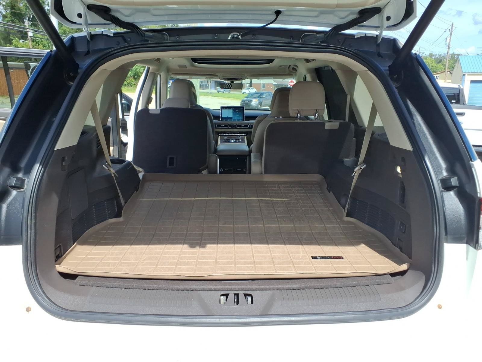 Used 2020 Lincoln Aviator Grand Touring w/ Equipment Group 302A AWD/4WD image 9