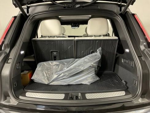 New 2026 Cadillac Vistiq Premium Luxury w/ LPO, Floor Liner Package AWD/4WD image 32