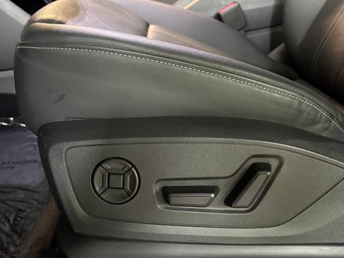 Used 2024 Audi Q4 e-tron Premium w/ Convenience Package AWD/4WD image 20
