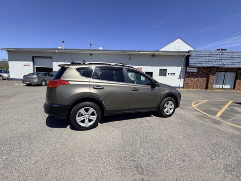 Used 2013 Toyota RAV4 XLE image 41