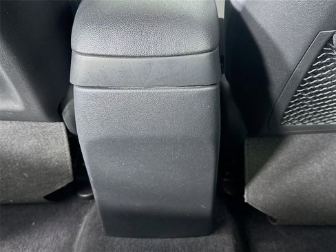 Used 2012 Hyundai Elantra GLS FWD image 22