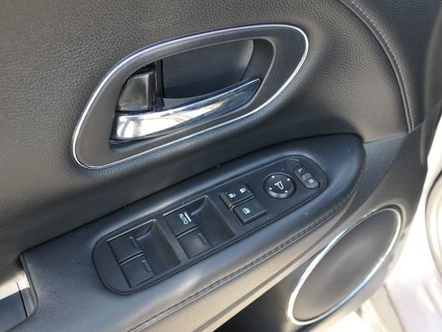 Used 2021 Honda HR-V EX-L image 10