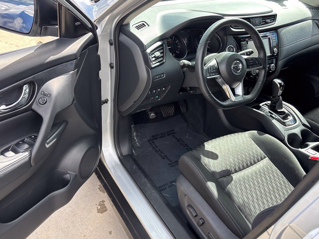 Used 2020 Nissan Rogue SV FWD image 8
