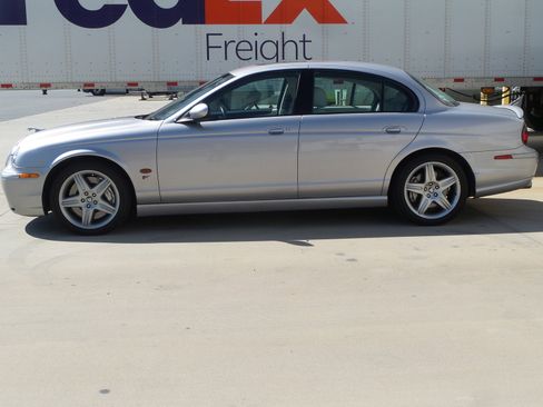 Used 2003 Jaguar S-TYPE R image 2