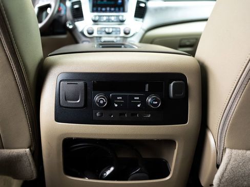 Used 2017 Chevrolet Tahoe Premier AWD/4WD image 28
