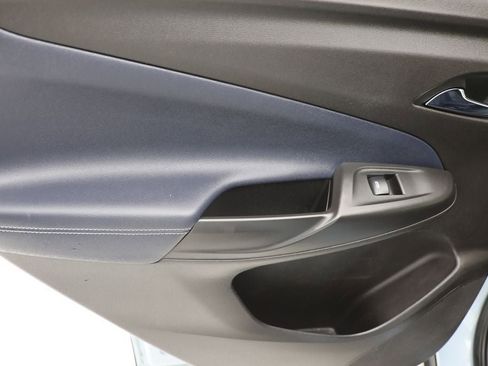 Used 2023 Chevrolet Bolt EUV LT w/ Convenience Package image 11