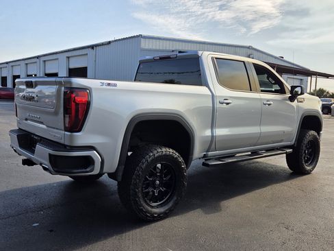 Used 2022 GMC Sierra 1500 Elevation w/ LPO, Elevation Black Package AWD/4WD image 5
