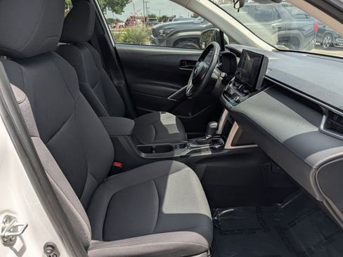 Used 2023 Toyota Corolla Cross LE FWD image 31