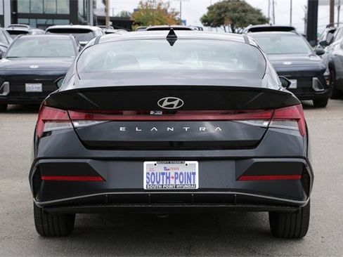New 2026 Hyundai Elantra SEL Sport image 6