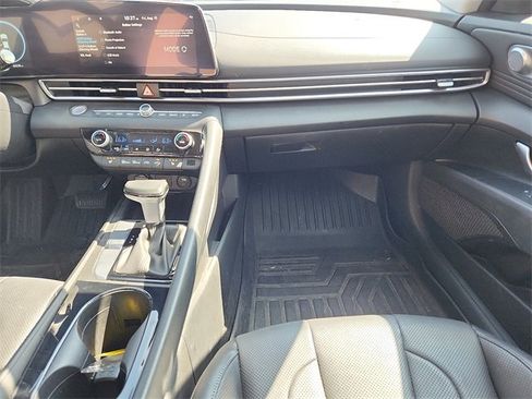 Certified 2023 Hyundai Elantra Limited image 10