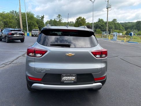 Used 2025 Chevrolet TrailBlazer LT AWD/4WD image 9