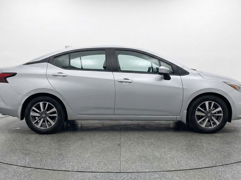 Used 2025 Nissan Versa SV FWD image 11
