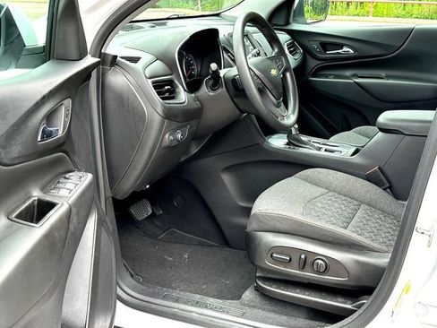 Used 2022 Chevrolet Equinox LT FWD image 10