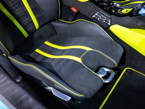 Used 2024 Lamborghini Huracan Tecnica RWD image 33