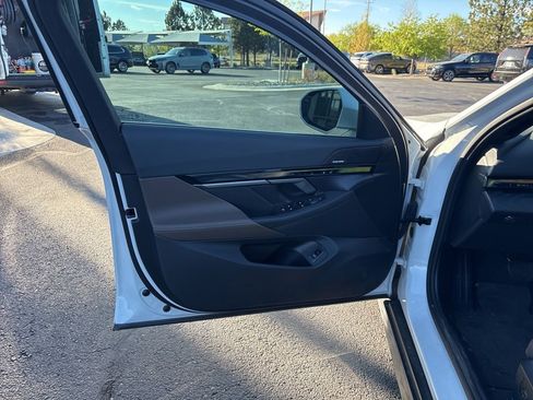 Used 2024 BMW 540i xDrive w/ Premium Package image 9