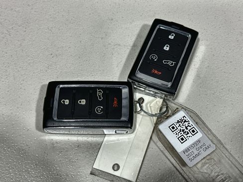 Used 2023 Jeep Grand Cherokee Summit w/ Luxury Tech Group V image 19