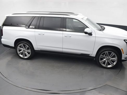Certified 2026 Cadillac Escalade ESV Sport w/ Touring Package AWD/4WD image 45