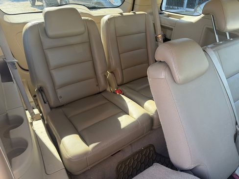 Used 2006 Ford Freestyle Limited image 12