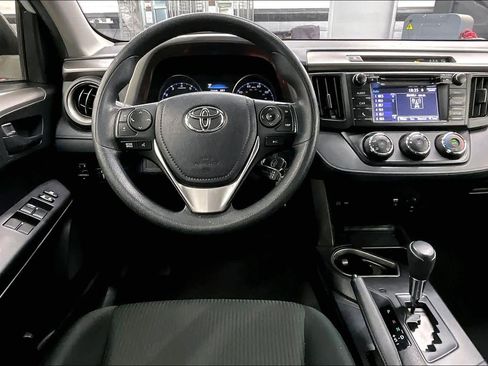 Used 2018 Toyota RAV4 LE w/ Carpet Mat Package image 5