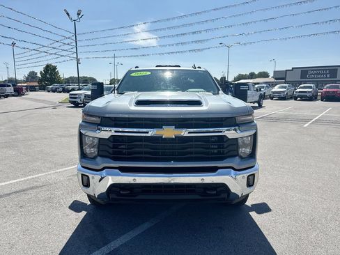 Used 2025 Chevrolet Silverado 2500 LT AWD/4WD image 16