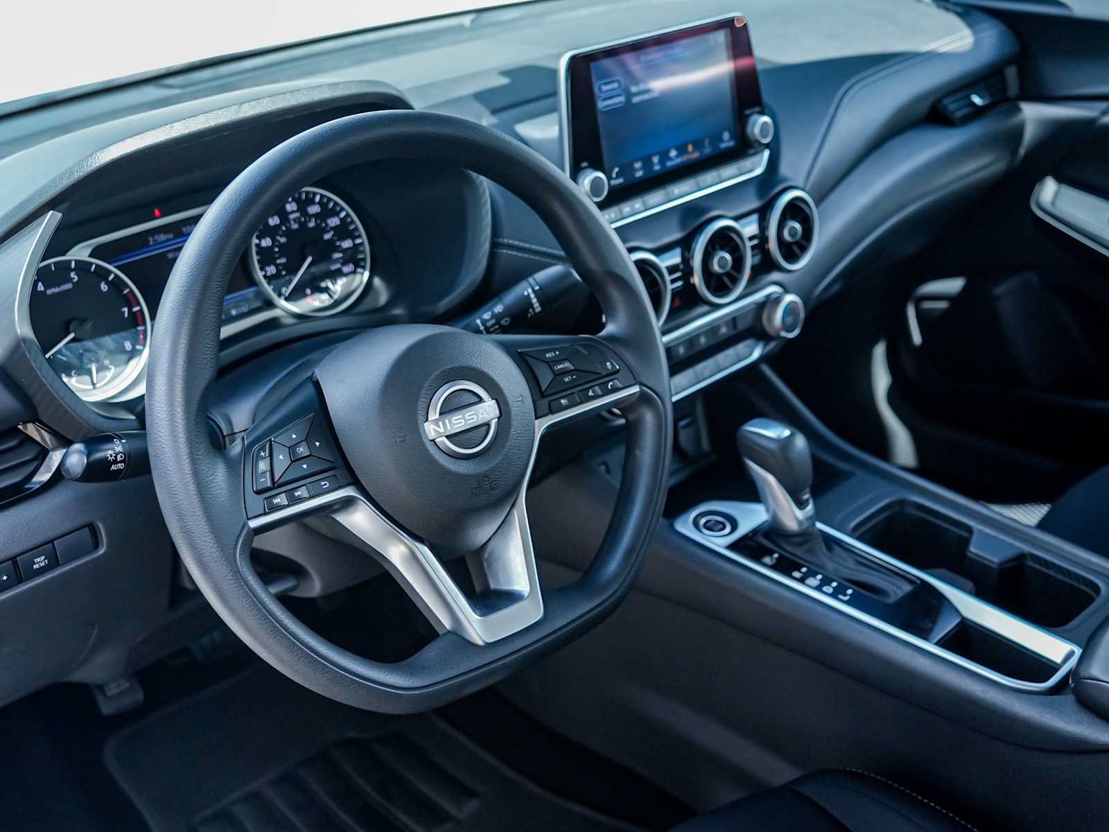 Used 2025 Nissan Sentra SV FWD image 7