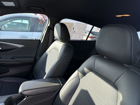 Used 2024 Buick Envista Preferred image 10