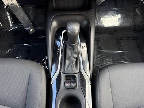 Used 2022 Toyota Corolla LE image 19
