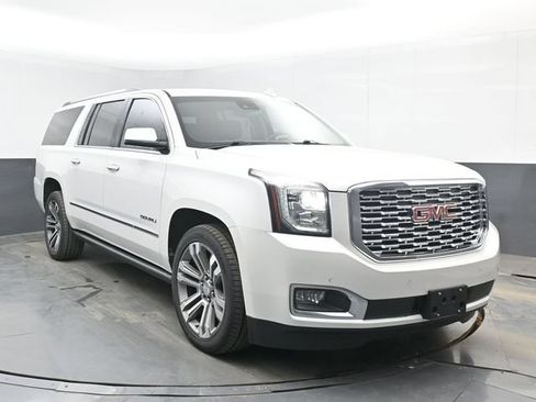 Used 2018 GMC Yukon XL Denali w/ Denali Ultimate Package AWD/4WD image 2