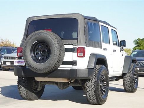 Used 2018 Jeep Wrangler Unlimited Sport S image 9