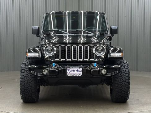 Used 2024 Jeep Wrangler Unlimited Sahara w/ Technology Group AWD/4WD image 8