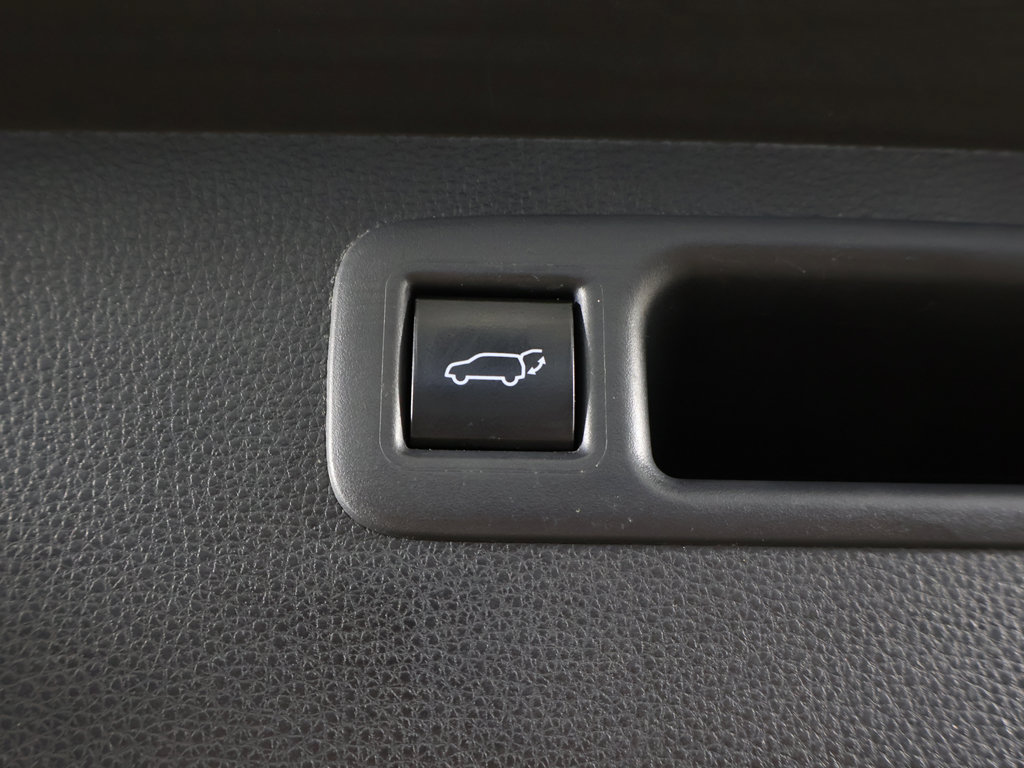 Used 2021 Toyota Highlander XSE AWD/4WD image 21