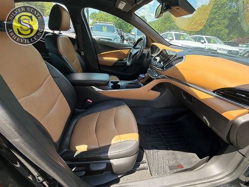 Used 2016 Chevrolet Volt Premier w/ Driver Confidence Package FWD image 16