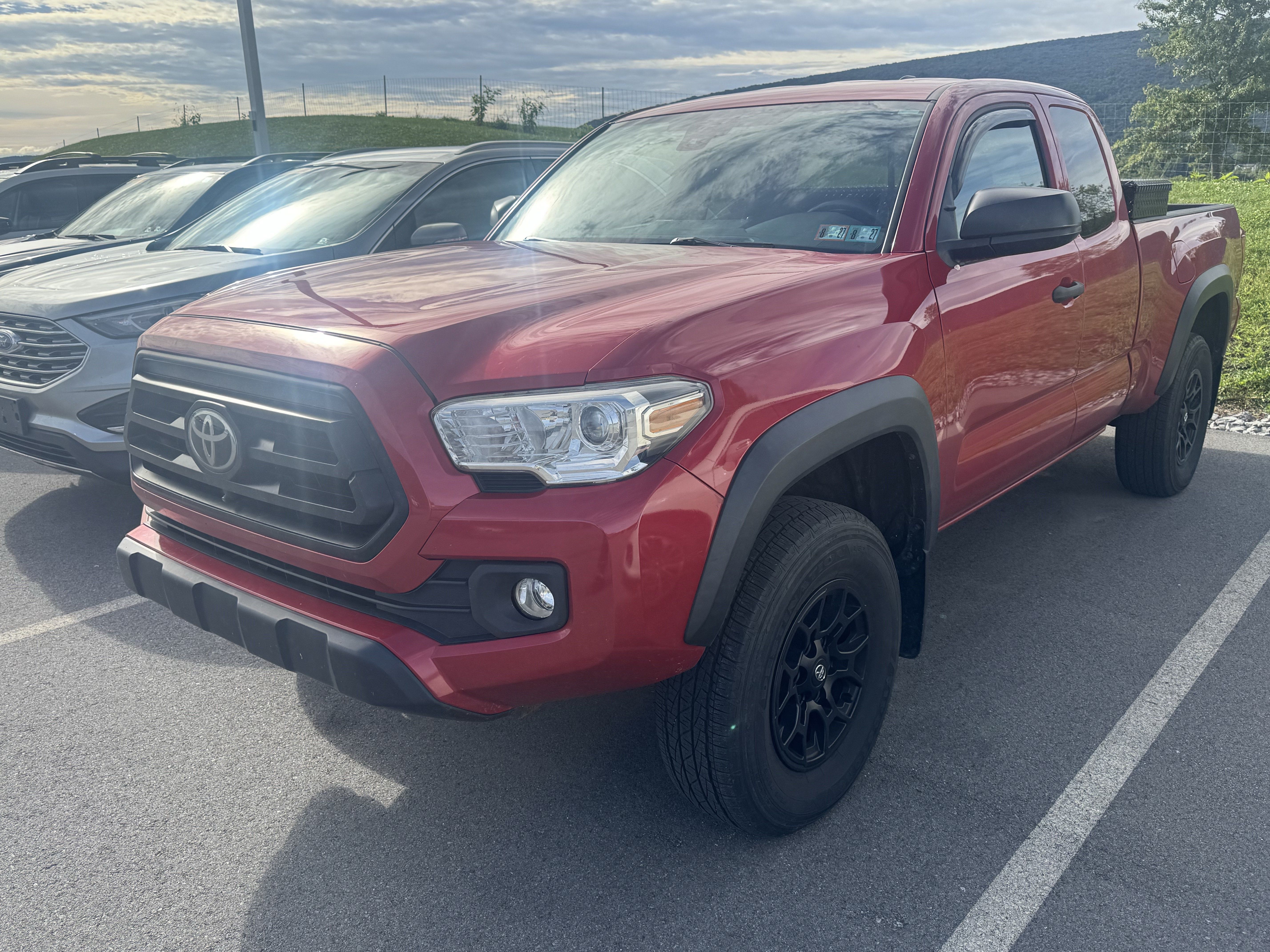 Used 2020 Toyota Tacoma SR w/ SX Package AWD/4WD image 3
