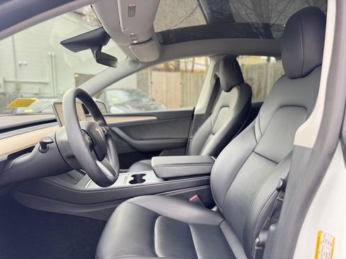 Used 2023 Tesla Model Y Long Range image 18