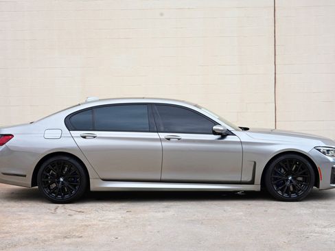 Used 2022 BMW 740i w/ M Sport Package RWD image 58