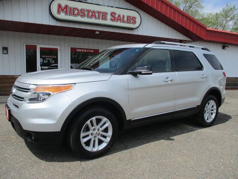 Used 2015 Ford Explorer XLT w/ Equipment Group 202A AWD/4WD image 1