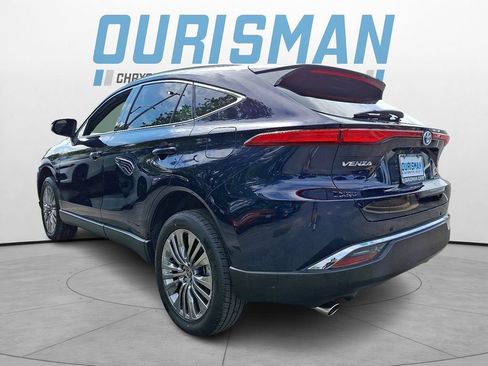 Used 2022 Toyota Venza XLE AWD/4WD image 4