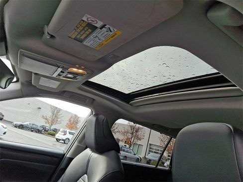 Used 2020 Toyota Highlander XLE image 16