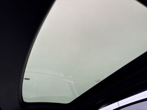 Used 2017 Mercedes-Benz SLC 300 image 28