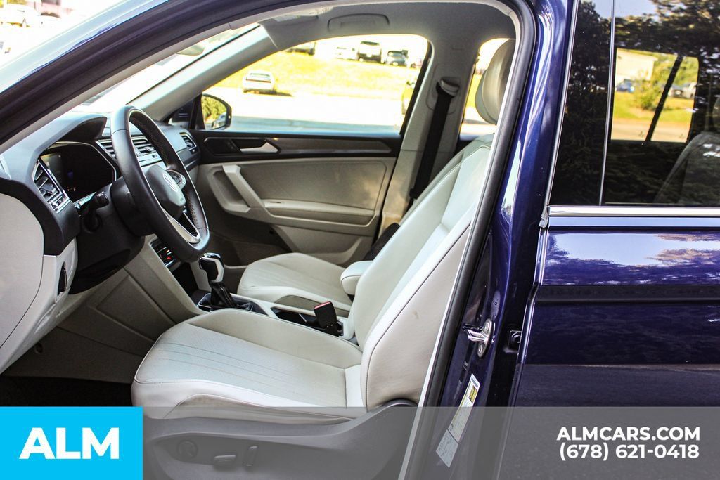 Used 2022 Volkswagen Tiguan SE FWD image 16