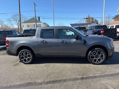 New 2026 Ford Maverick Lariat image 2