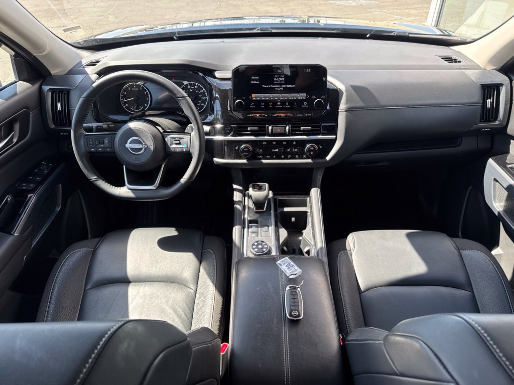 Used 2025 Nissan Pathfinder SL AWD/4WD image 18