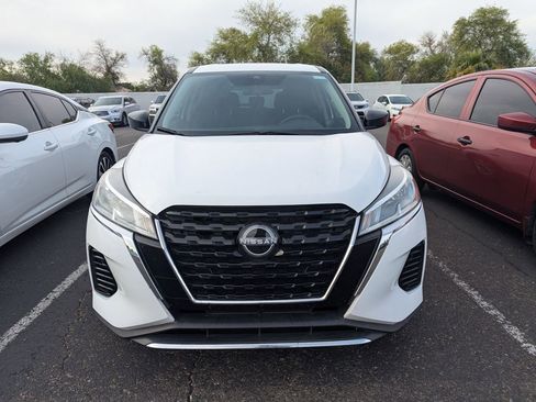 Used 2023 Nissan Kicks S image 3