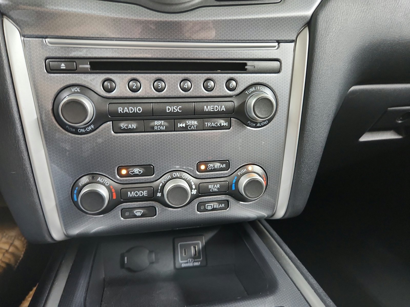 Used 2019 Nissan Pathfinder SL AWD/4WD image 47